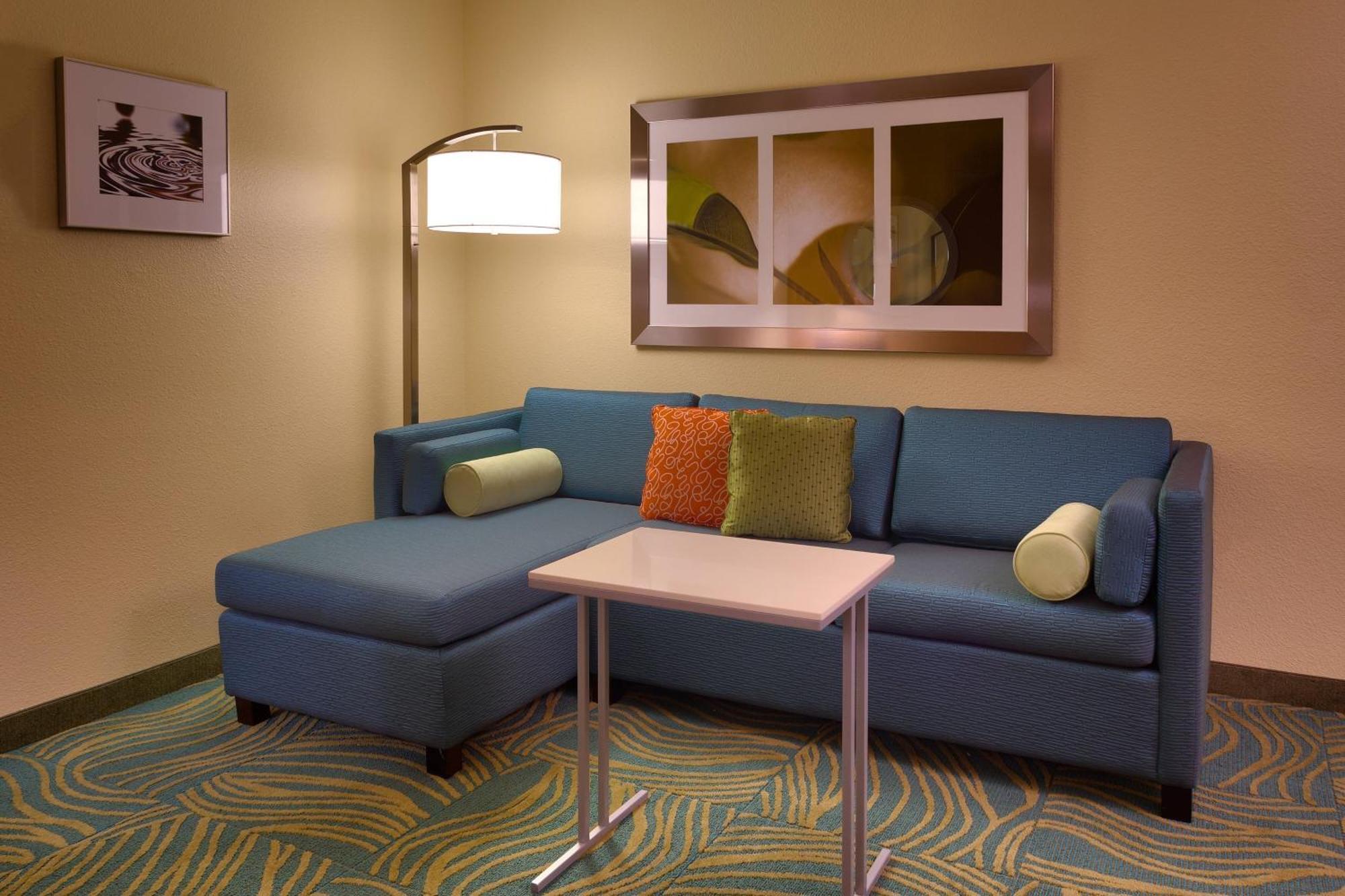 Springhill Suites By Marriott Сидар-Сити Экстерьер фото